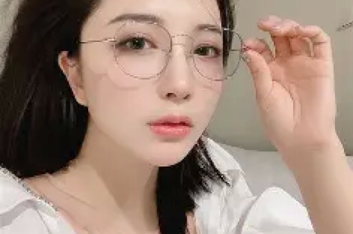 主播说丨央视曝光！新能源车企“锁电”坑惨车主车主哭诉：续航510实际跑不到300