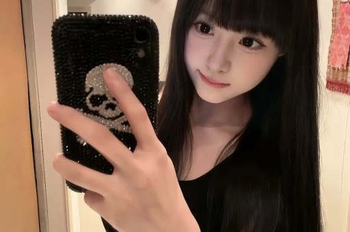 陪睡陪玩竟然只是冰山一角又有女星自曝圈内黑幕五十五岁了都不肯放过